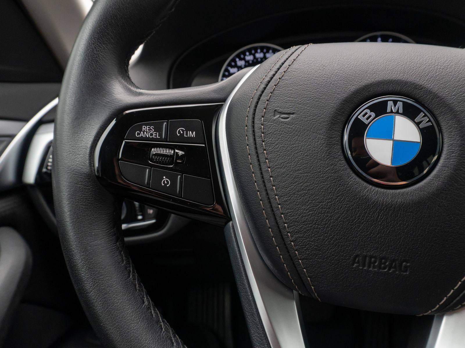 Fahrzeugabbildung BMW 520i Alarm Kamera CockpitPlus ParkAs Geschwindig