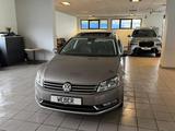 Volkswagen Passat Variant Highline BlueMotion Panorama Dach - mit Diesel-Antrieb: Kombi, Panorama Dach