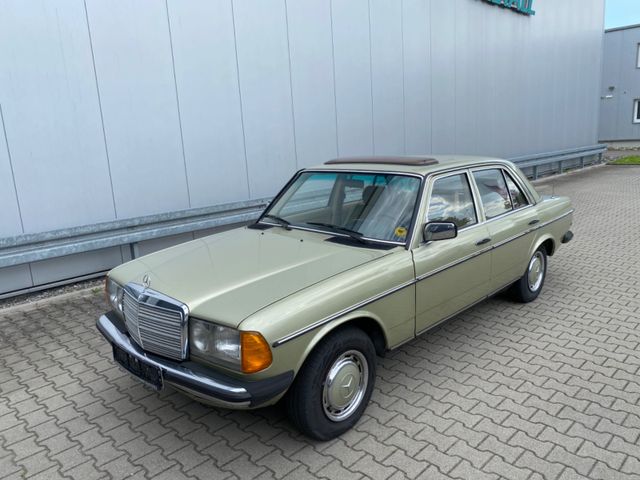 Mercedes-Benz 230E W123 Limousine H Zulassung / LPG / 2 Hand