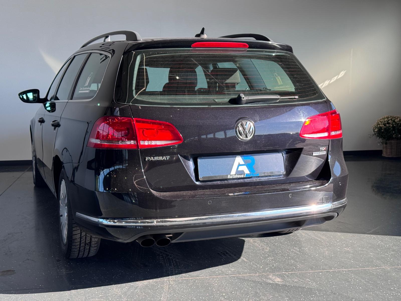 Volkswagen Passat 2010 — photo 11