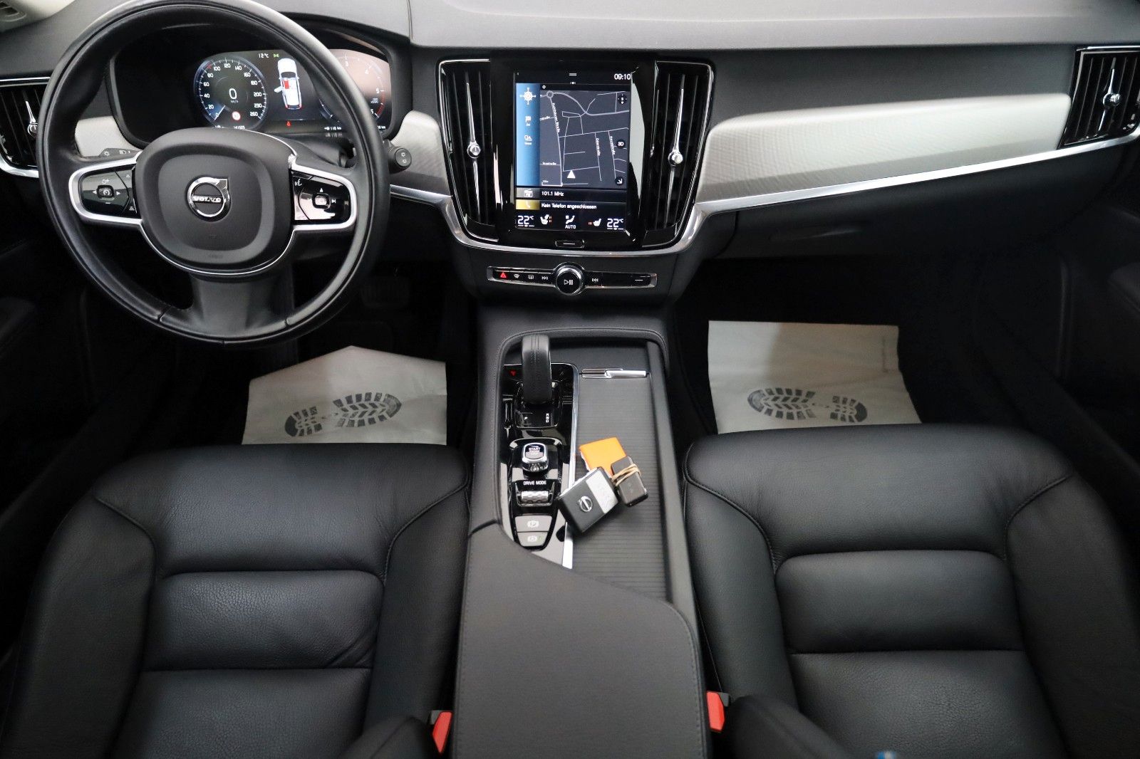 Fahrzeugabbildung Volvo V90 B4 Momentum Pro, Xenium-Pak, Leder, H&K, ACC