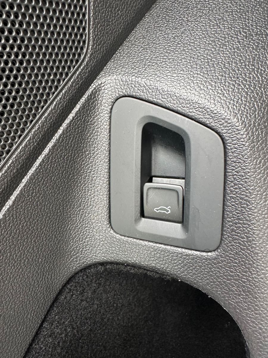 Fahrzeugabbildung Volkswagen Passat Variant 2.0 TDI Business NAV+LED+PANORAMA