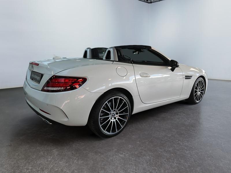 Mercedes-Benz SLC 300 AMG NIGHT COMAND MEMO DISTR PANO SPUR