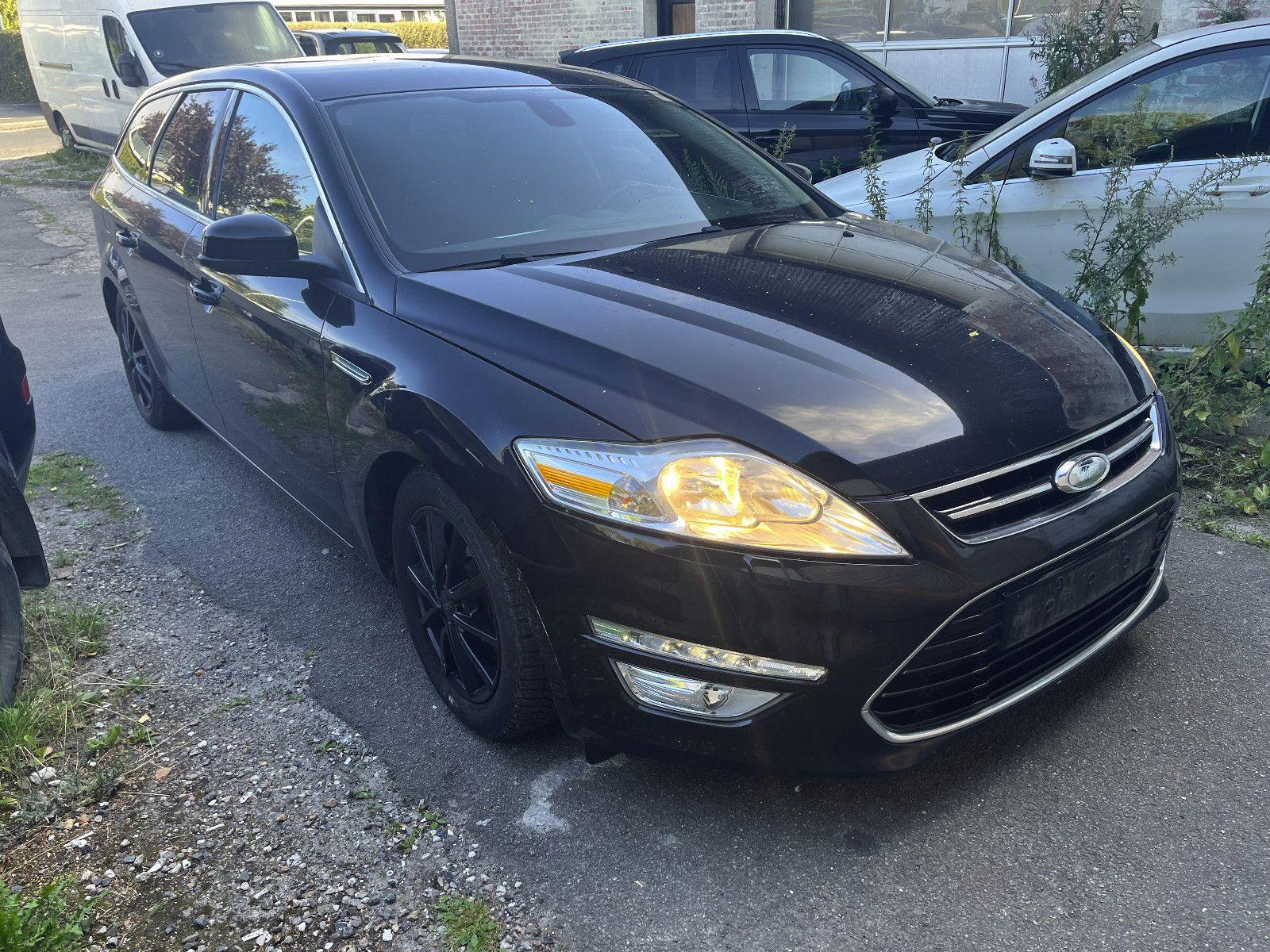 Ford Mondeo 2010 — rear view