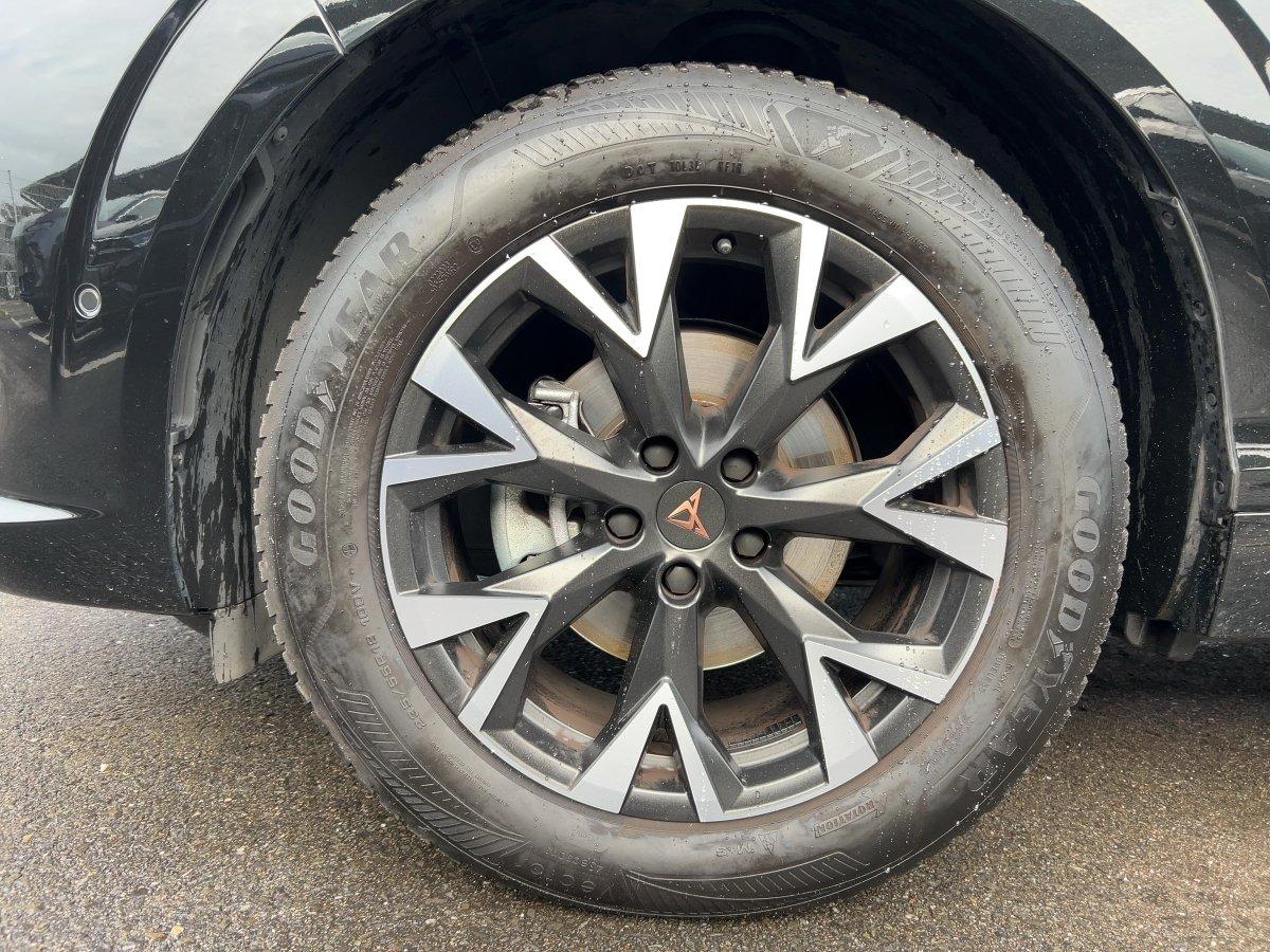 Cupra Terramar 1.5 eTSI DSG MATRIX+AHK+ACC+HUD+PANO+36