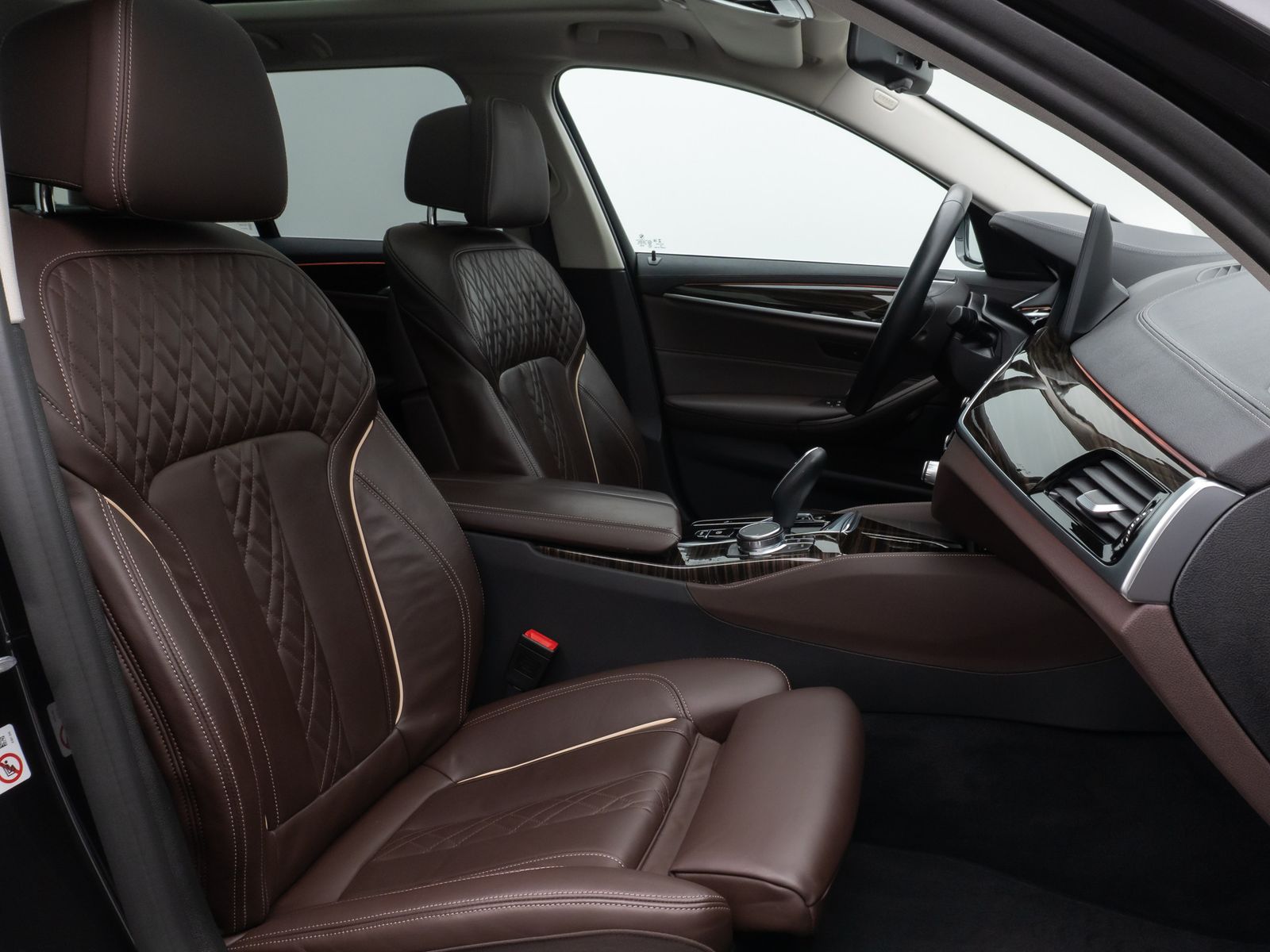 Fahrzeugabbildung BMW 530d xD Luxury Line Panorama HUD Individual 19Zl