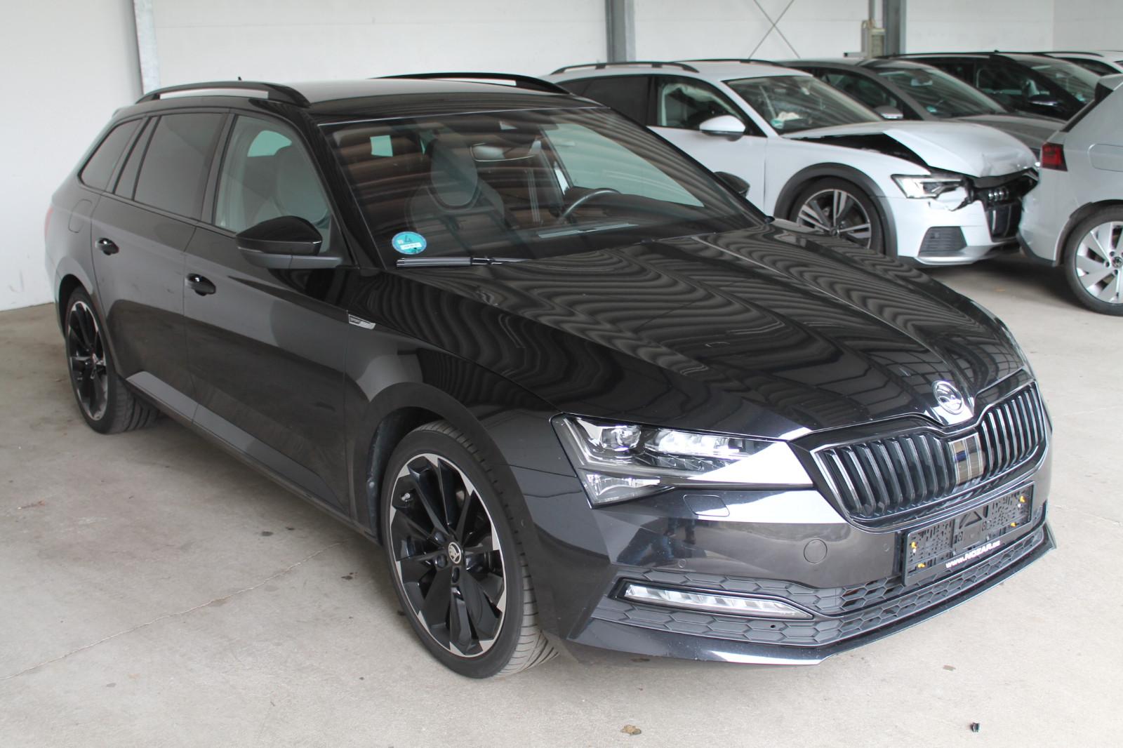 Skoda Superb 2.0 TDi Combi Sportline 4x4 Matrix