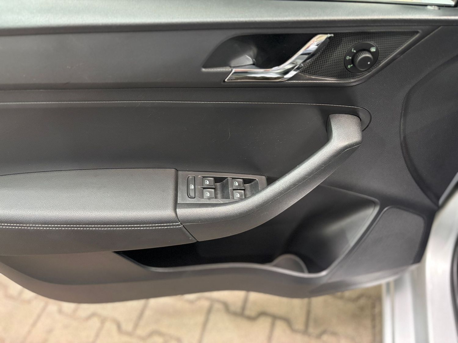 Fahrzeugabbildung SKODA Rapid/Spaceback Xenon#Kamera#Navi#DAB