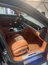 Bentley Flying Spur V8 - - Bentley Flying Spur: Schwarz
