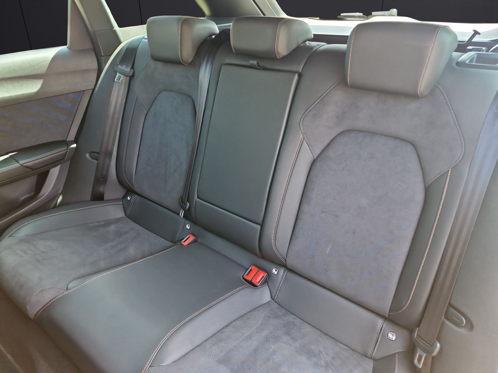 Fahrzeugabbildung CUPRA Leon Sportstourer 1.5 eTSI DSG ACC LED KAMERA