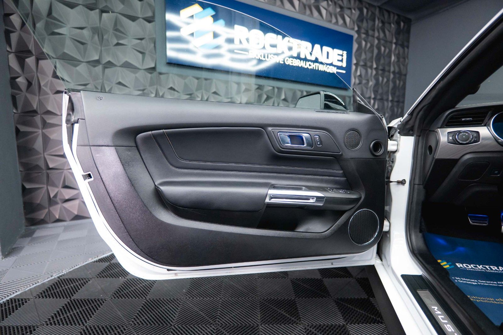 Fahrzeugabbildung Ford Mustang Shelby GT 500 5.0 V8 Performance PREMIUM