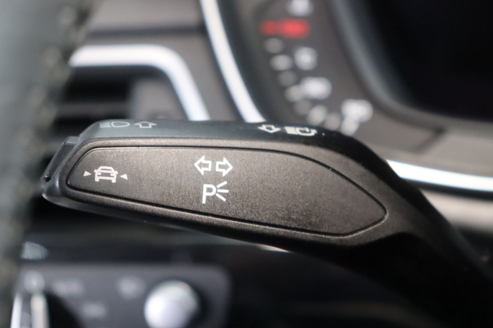 Fahrzeugabbildung Audi A4 Avant 3.0 TDI design * HUD * AHK