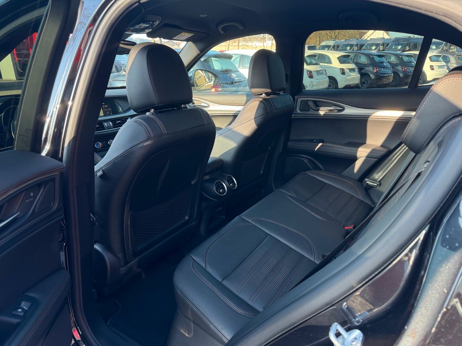 Fahrzeugabbildung Alfa Romeo Stelvio Intensa elekt. AHK Matrix LED Kamera NAV