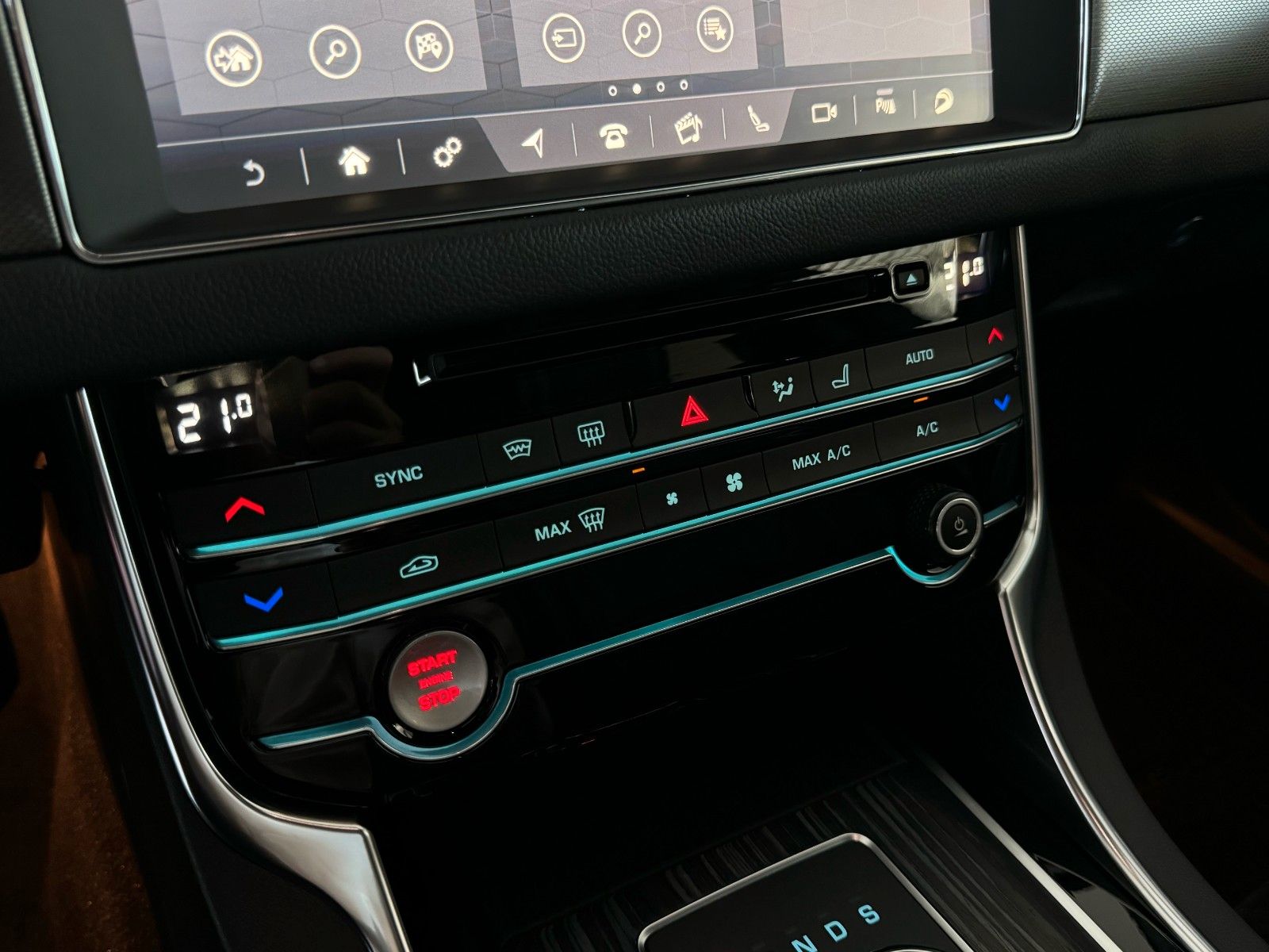 Fahrzeugabbildung Jaguar Jaguar XF Sportbrake S 30/ Kamera/ Navi/ Ambient