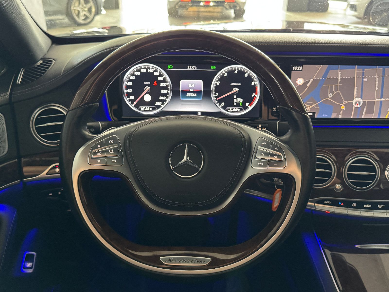Fahrzeugabbildung Mercedes-Benz S 500 4MATIC LANG PANORAMA BURMESTER 4XSITZKLIMA