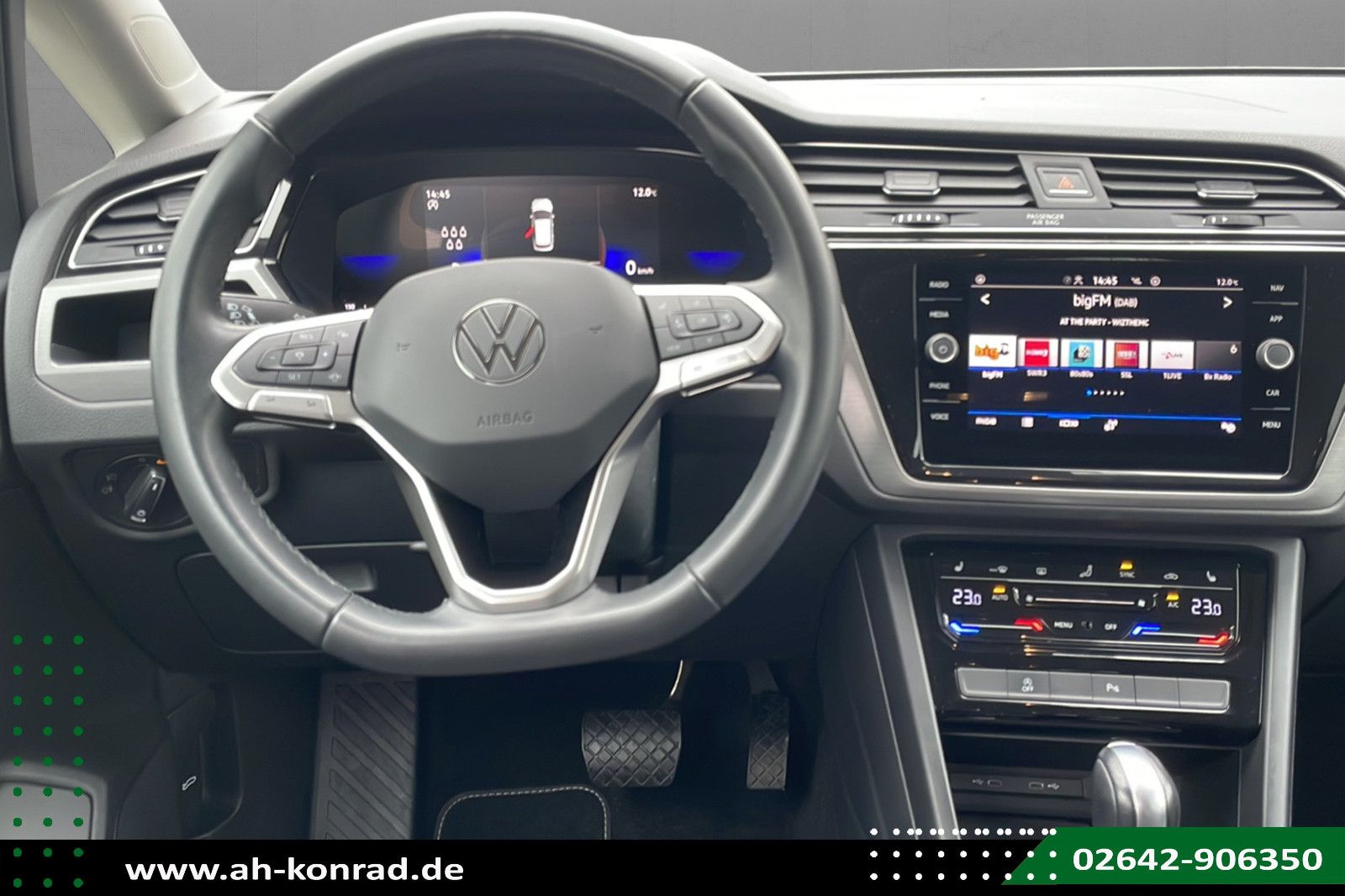 Fahrzeugabbildung Volkswagen Touran Comfortline 1.5 TSI DSG Move*7SITZER*AHK*