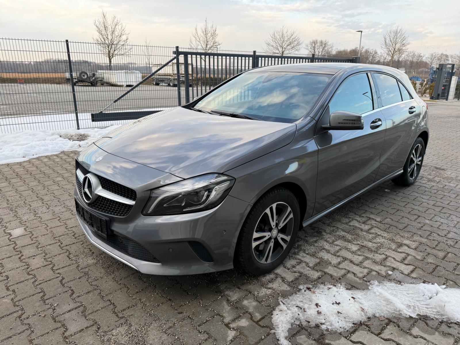 Mercedes-Benz A 180 BlueEfficiency*LED*Pano*Navi*Klima*Pdc*