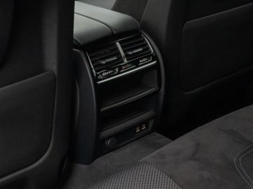 Fahrzeugabbildung BMW 520d xDr Tour HUD DAB Komfortzugang HI-FI