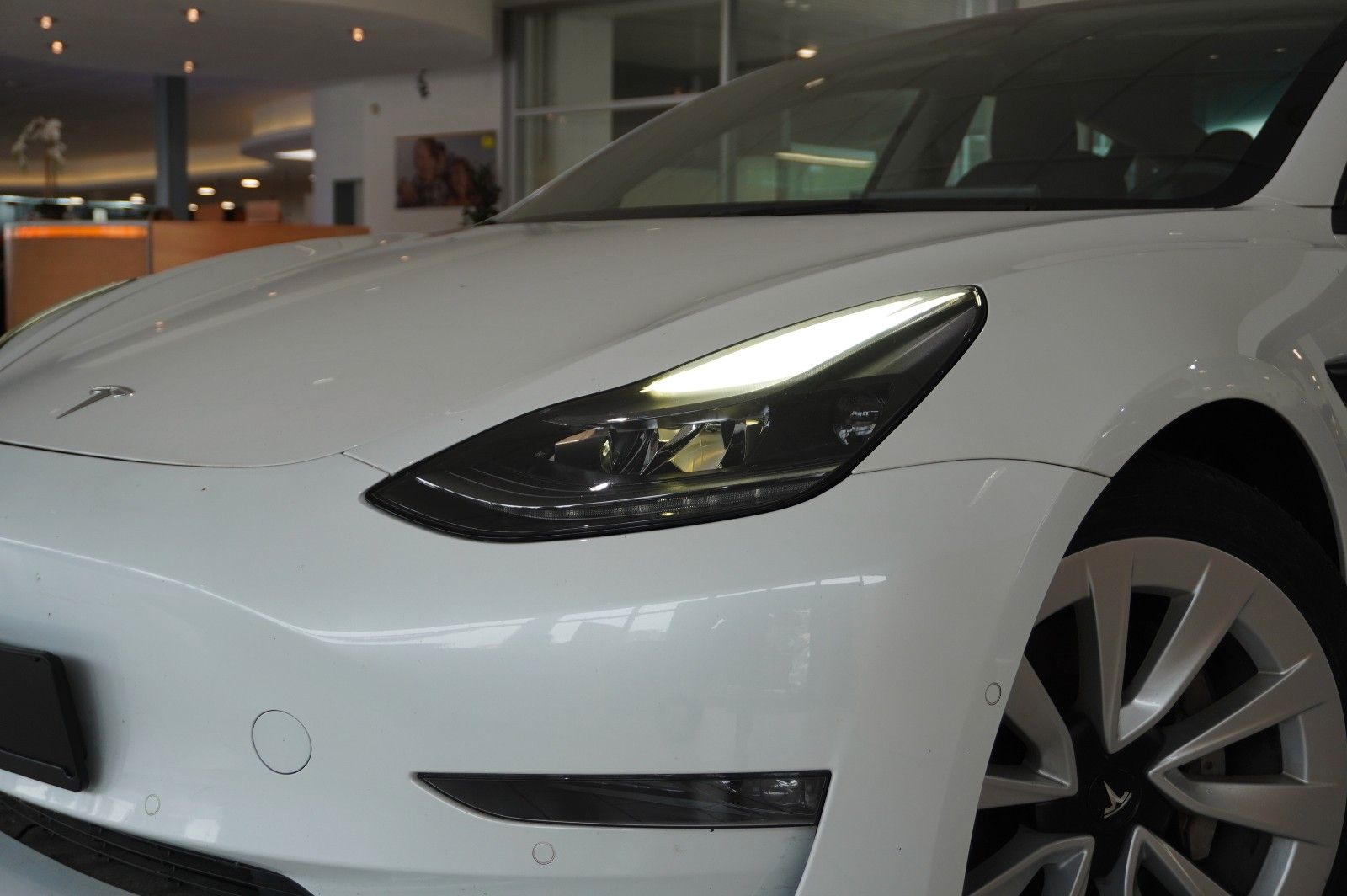 Fahrzeugabbildung Tesla Model 3 LONGRANGE DUAL-MOTOR NAVI/KAMERA/DAB/AMD