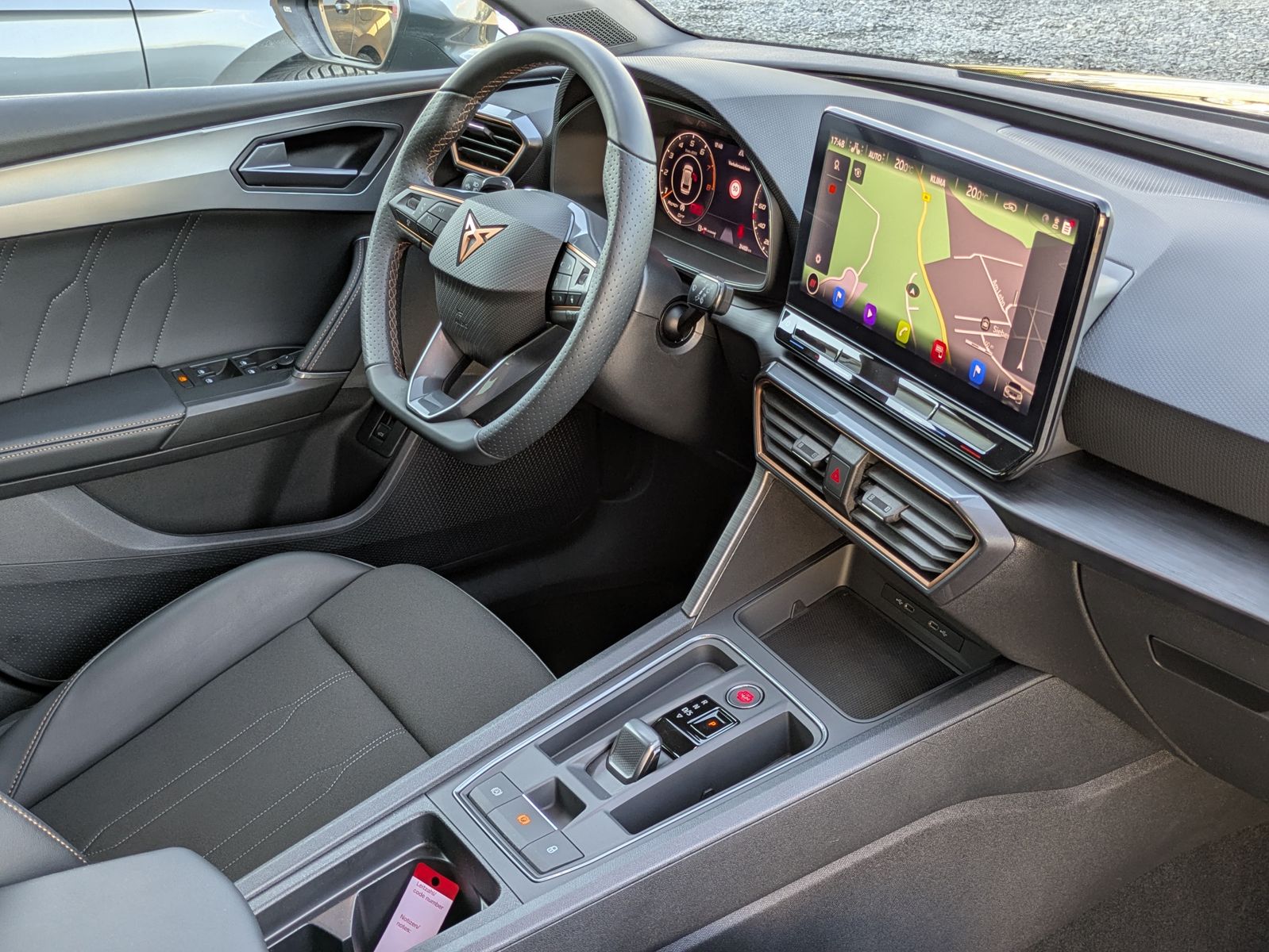 Fahrzeugabbildung CUPRA Leon 1.5 eTSI DSG MATRIX-LED*ACC*AHK*KAMERA*18"