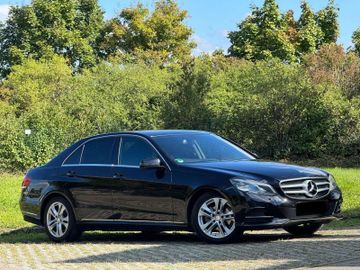 Mercedes E 220 - 1