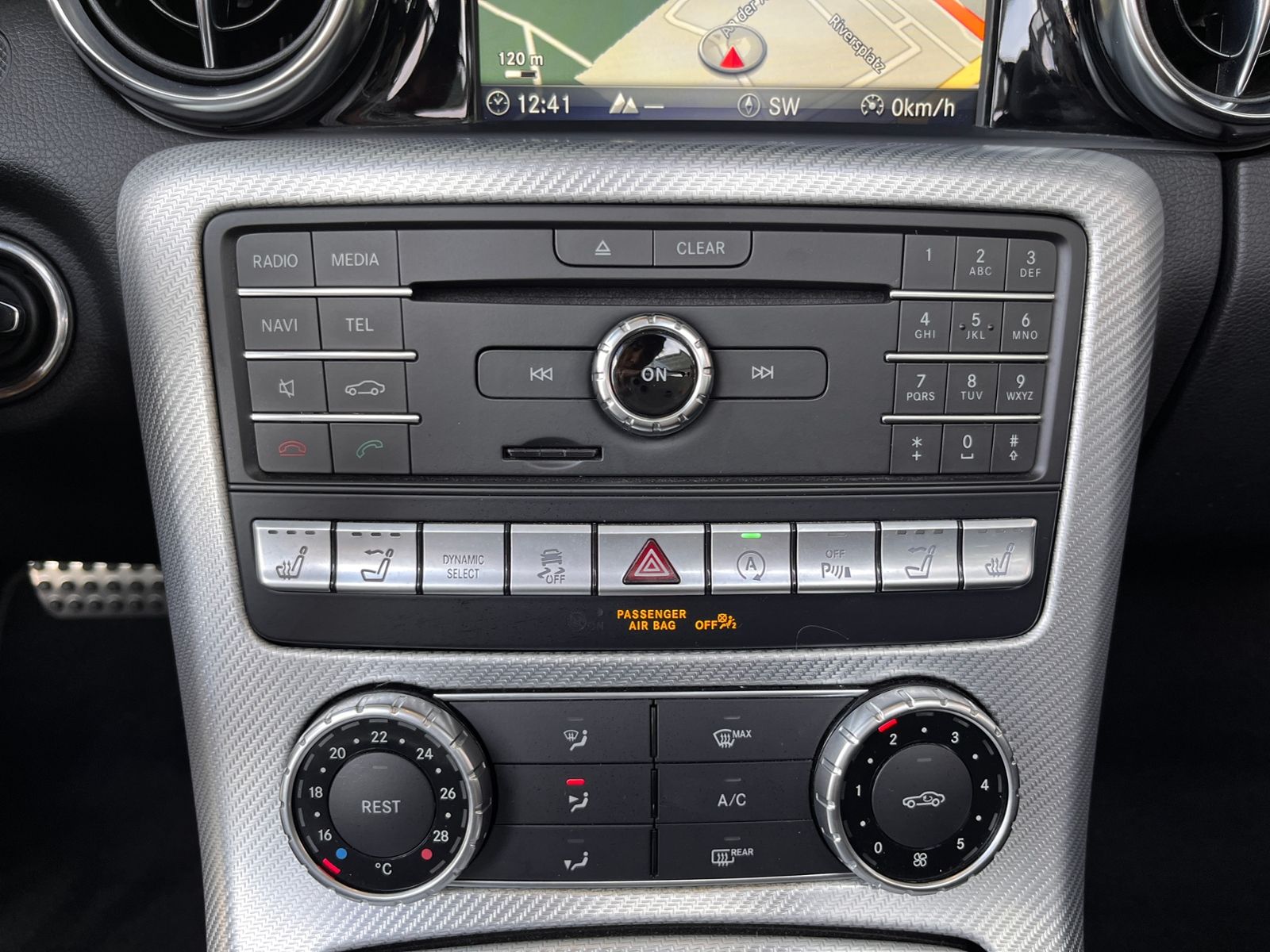 Fahrzeugabbildung Mercedes-Benz SLC 200 LEDER NAVI ALU