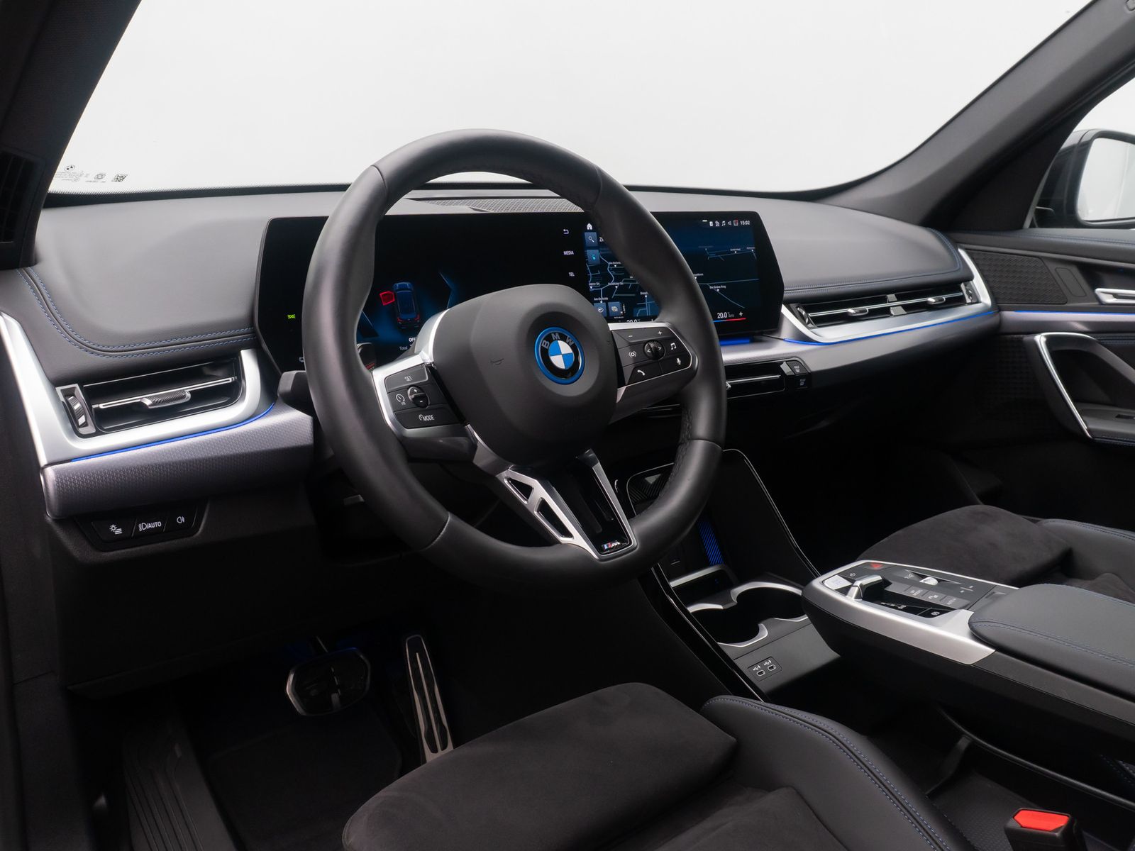 Fahrzeugabbildung BMW iX1 xD30 M Sport DAB Kamera FernlichtAss Komfort