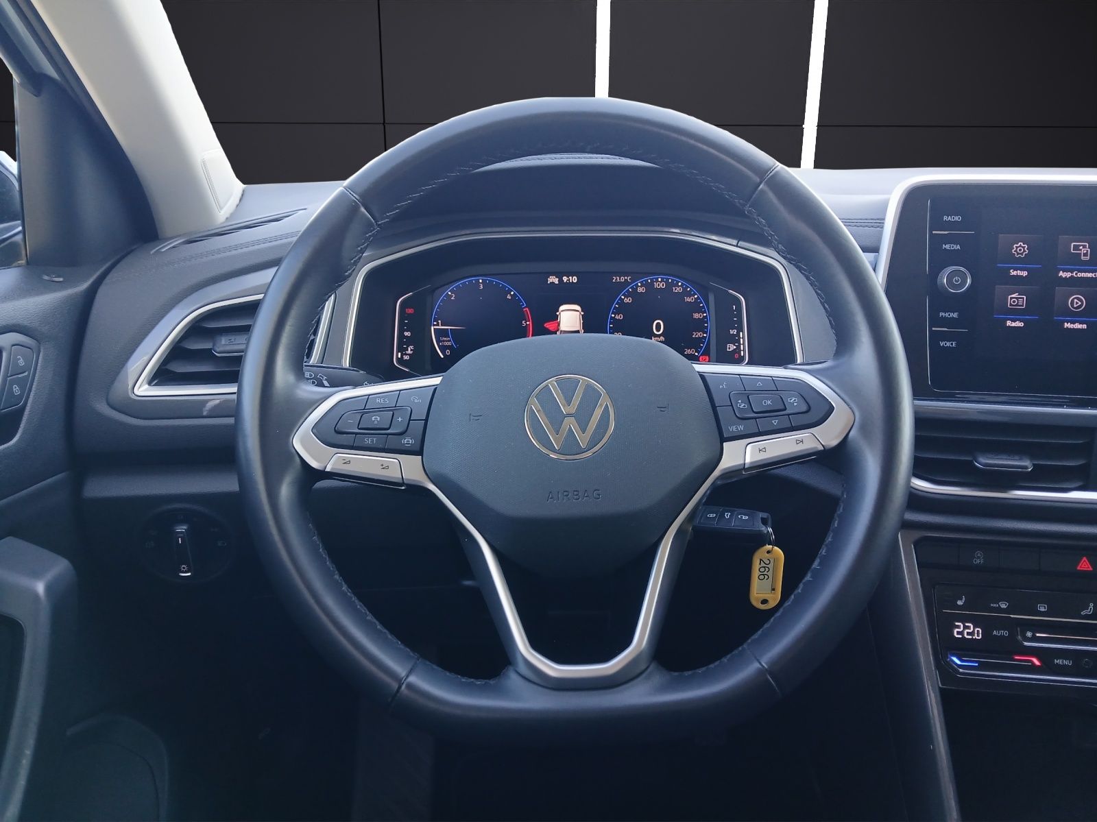 Fahrzeugabbildung Volkswagen T-Roc TDI Style AHK AID ACC RFK SH LM