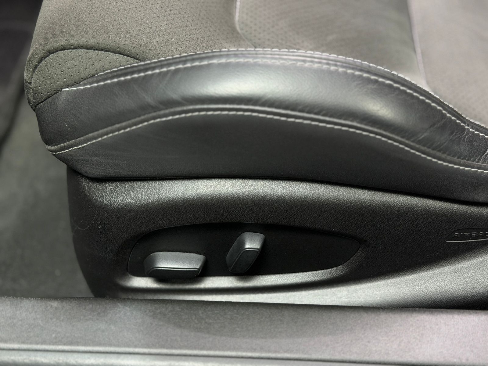 Fahrzeugabbildung Chevrolet Camaro Coupé V8|SCHALTER|RECARO|DEUTSCHES FZG|