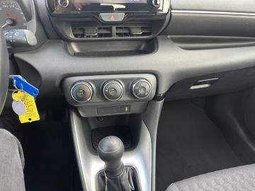 Toyota Yaris - 12