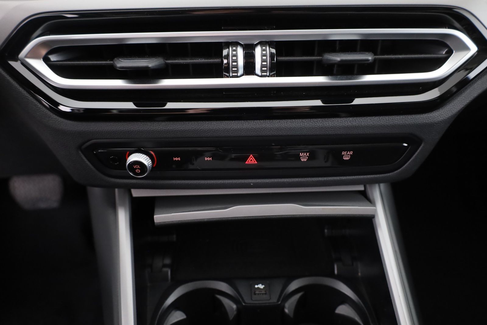 BMW 318i Touring LED Navi Kamera el. Heckklappe DAB foto 13