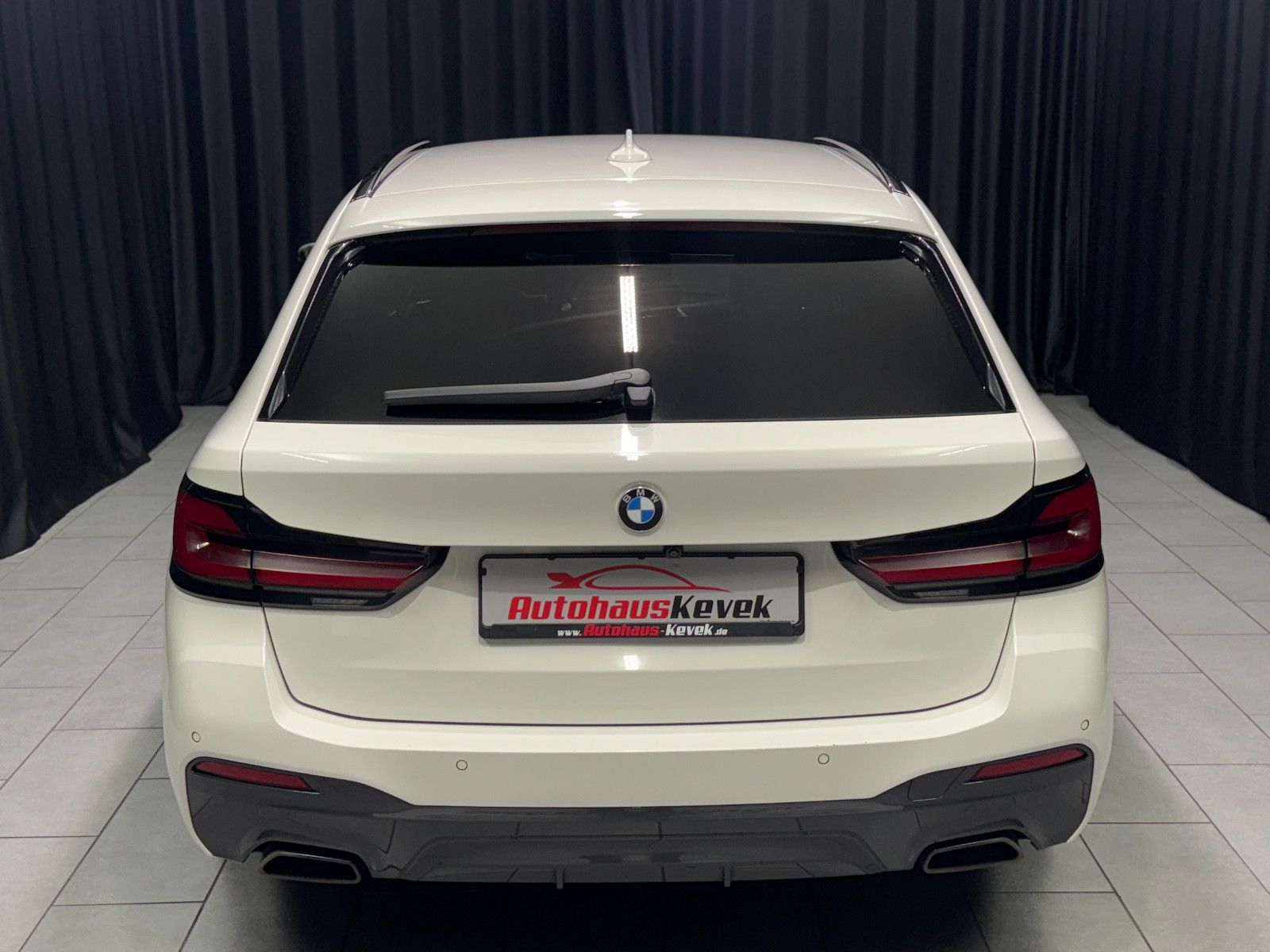 Fahrzeugabbildung BMW 530 d xDrive M Sport|360°|LASER|HUD|