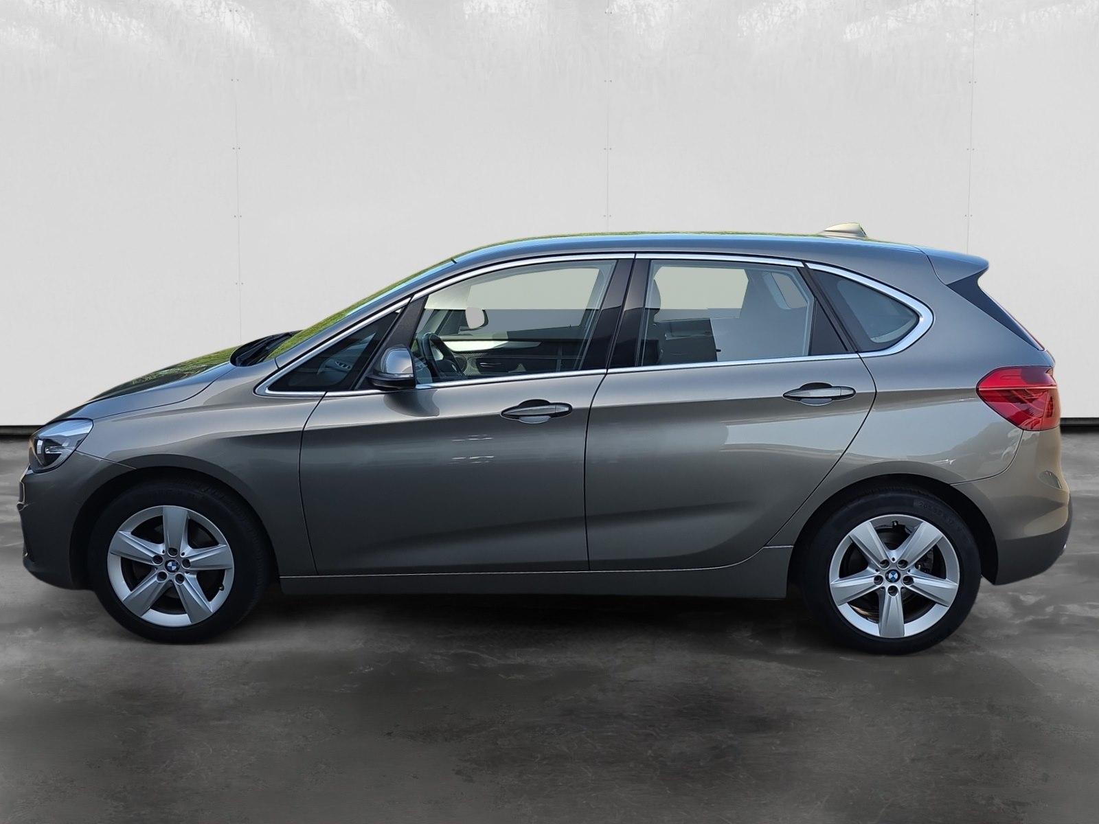 BMW 220d Active Tourer NAVI/AHK/KAMERA