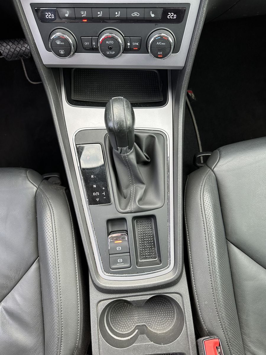 Fahrzeugabbildung SEAT Leon SpB 2.0 TDI DSG Style NAV+LED+AHK+ACC+BEATS