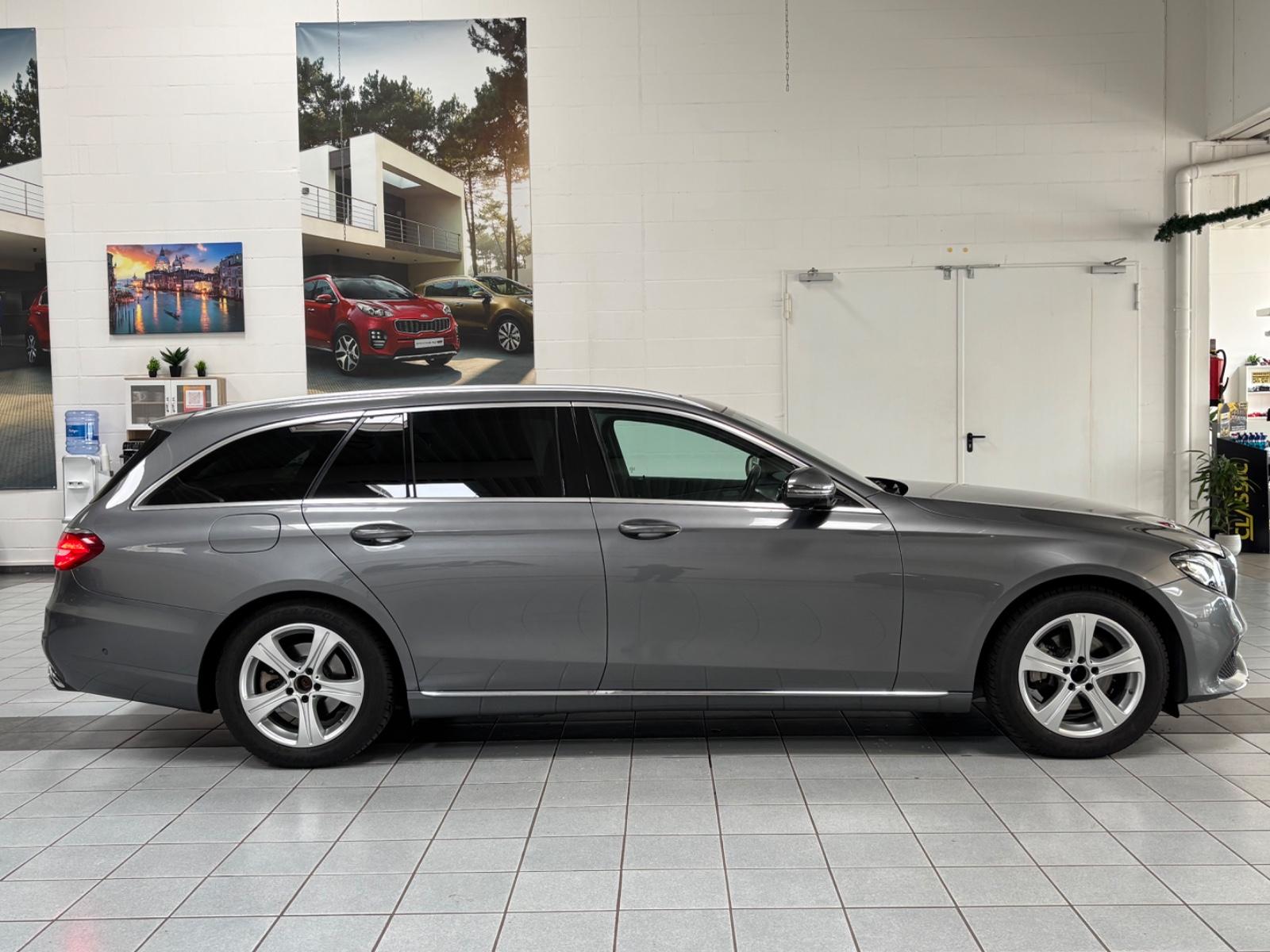 Mercedes-Benz E 220d Automatik,Scheckheft,Burmester,AHK,Navi