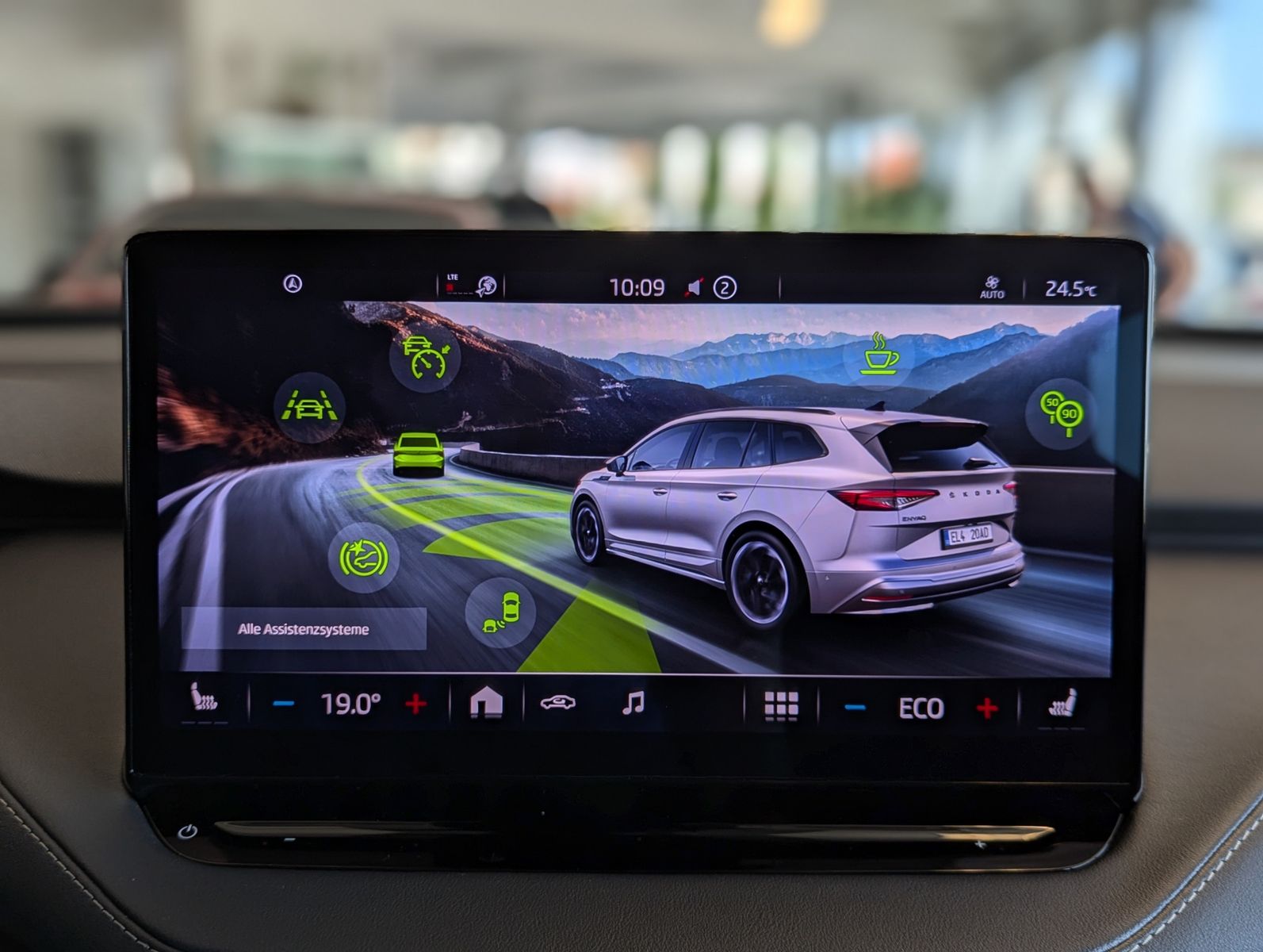SKODA Enyaq 80 Sportline ACC Pano DCC Memory 360° HOD - Image 29