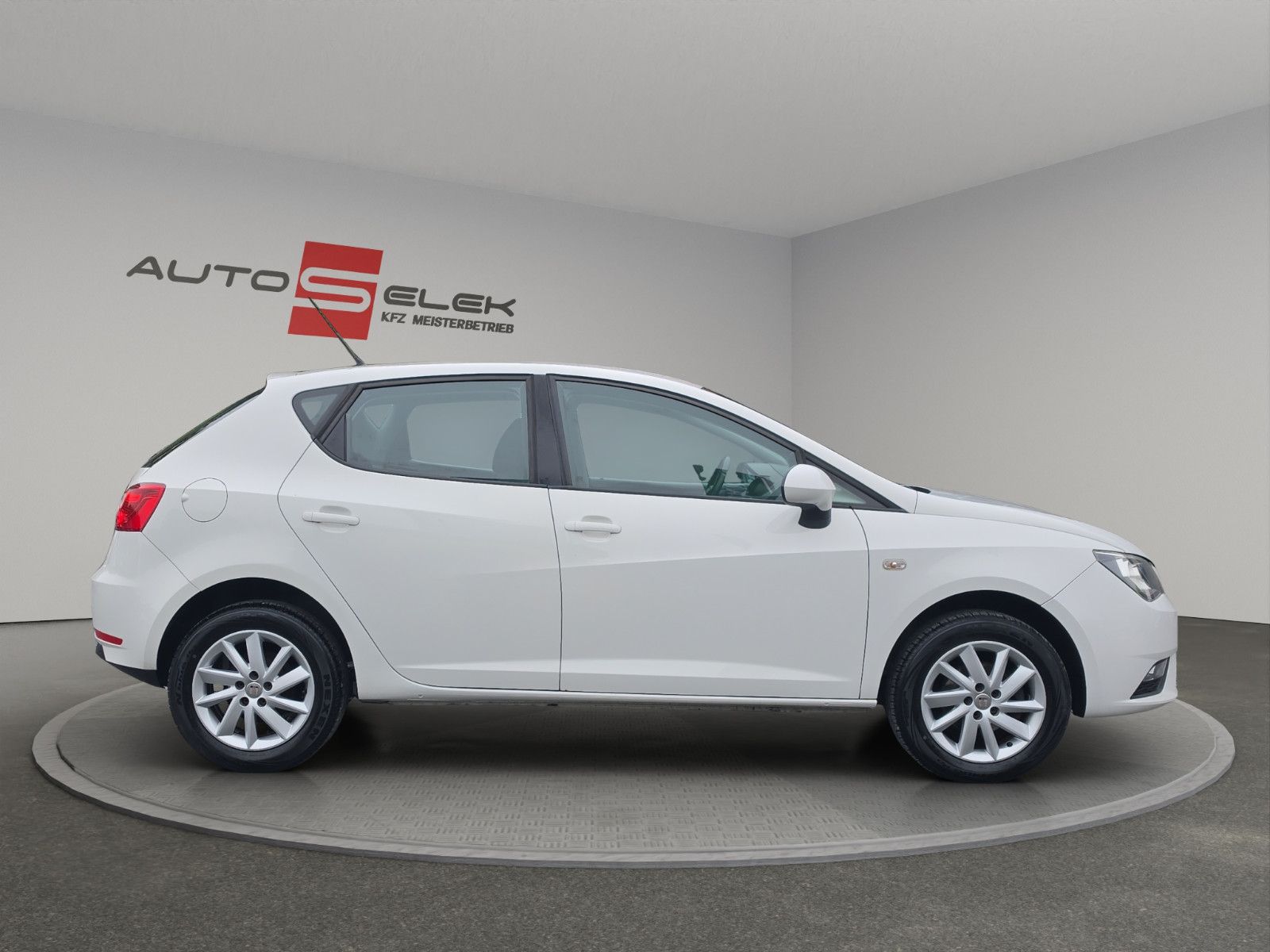 Fahrzeugabbildung SEAT Ibiza Lim. Style Viva TÜV SERVICE NEU