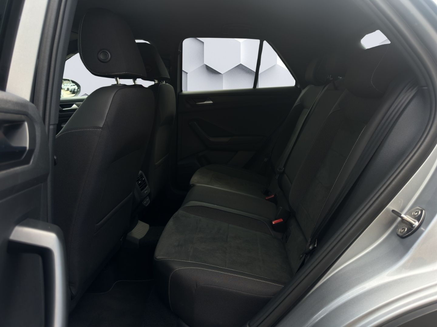 T-Roc 1.5 TSI R-Line 110kW DSG AHZV BeatsAudio A