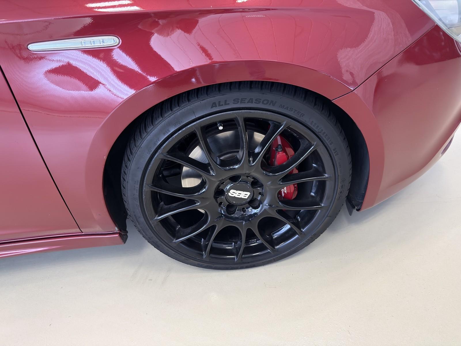ALFA ROMEO GIULIETTA 1.8 TBI QUADRIFOGLIO VERDE 235ch - INTERIEUR CUIR - TOIT PANORAMIQUE - FREINS BREMBO - PHARES XÉNON