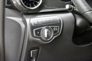 Mercedes V 220 - 12