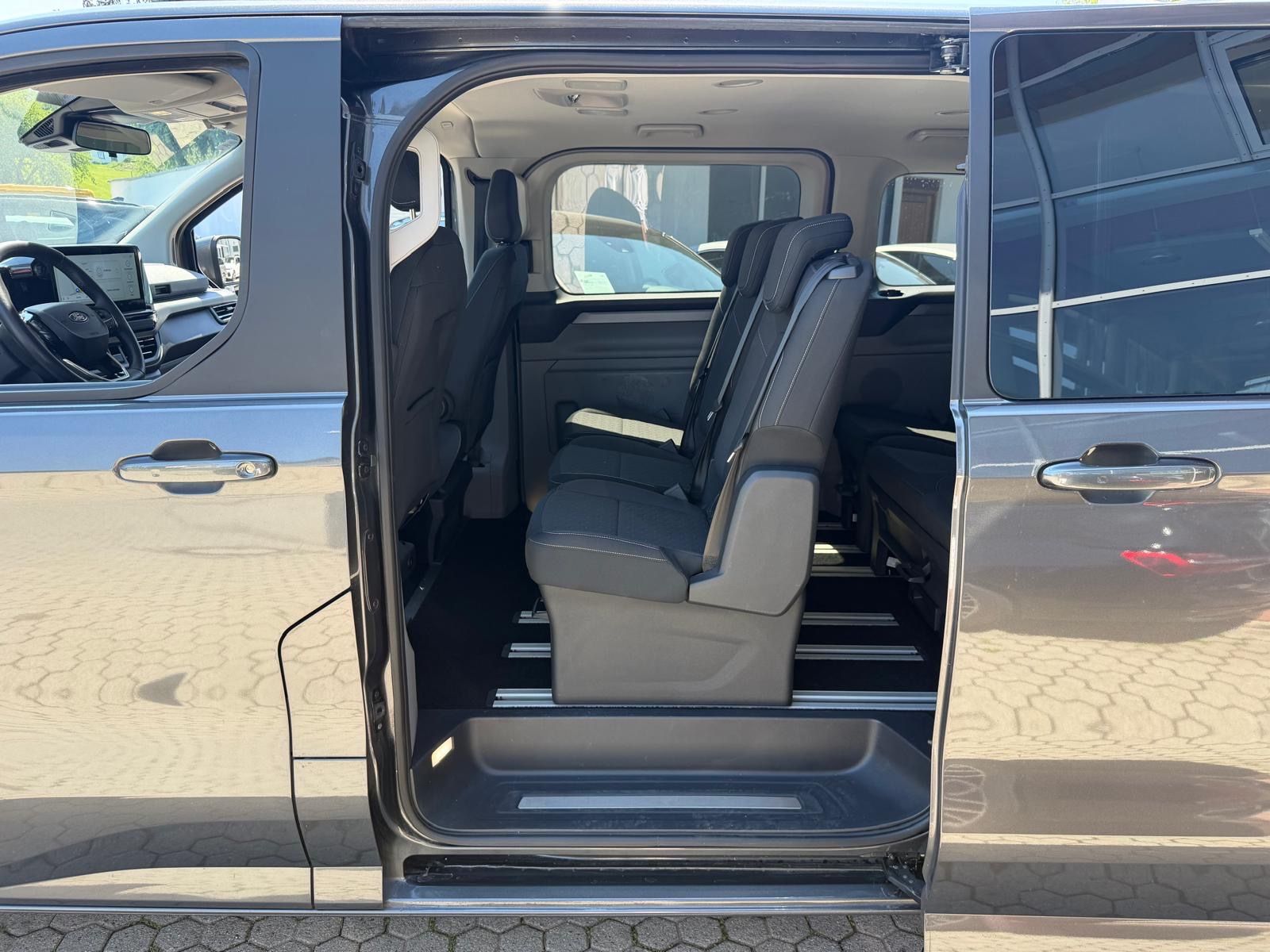 Ford Tourneo Custom Bus 320 L1 Tourneo Titanium AWD foto 14