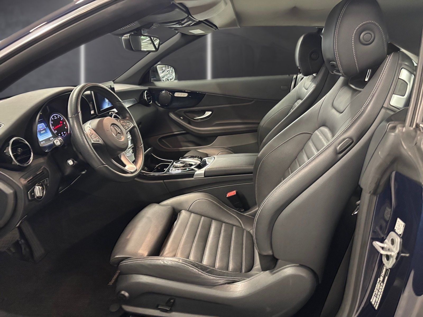 Fahrzeugabbildung Mercedes-Benz C 180 Cabriolet*Kamera*Navi*Totw*Aircap*Airscarf
