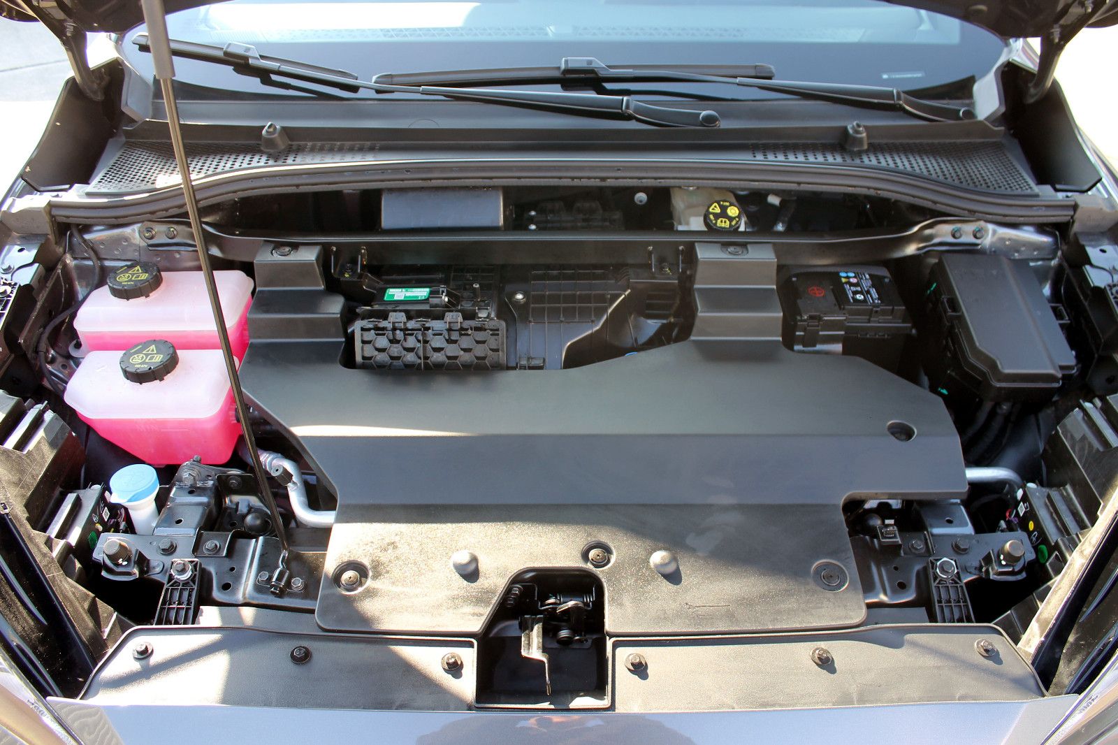 Fahrzeugabbildung MG MG4 Luxury 5D 150kW LED 360° ACC CarPlay BT NAV