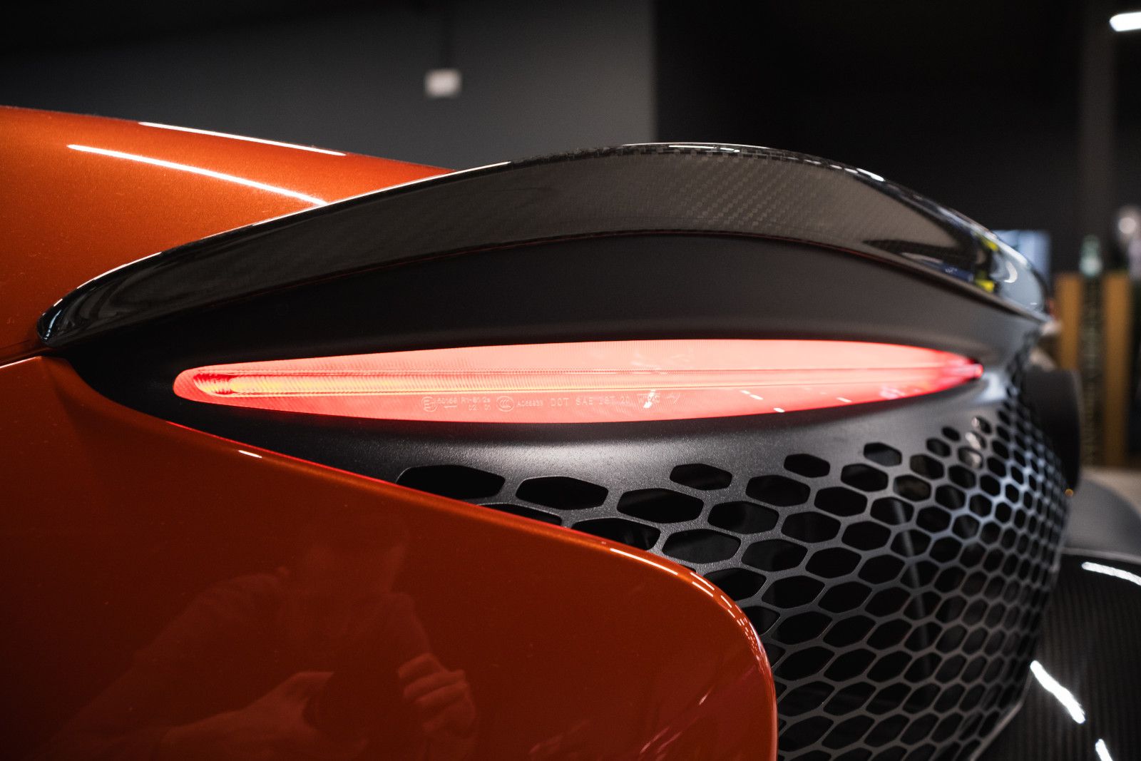 Fahrzeugabbildung McLaren Artura-Lift-Tech.Pack-Prac.Pack-B&W-Steuer!
