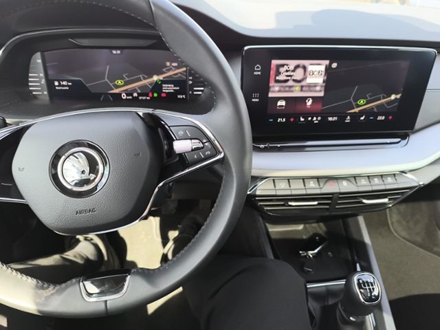 Fahrzeugabbildung SKODA Octavia Combi 1.0 TSI Ambition LED NAVI SMARTLIN