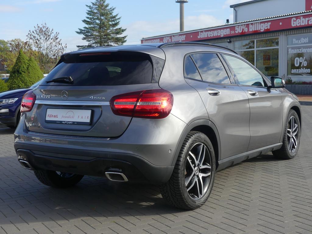Mercedes-Benz GLA 220