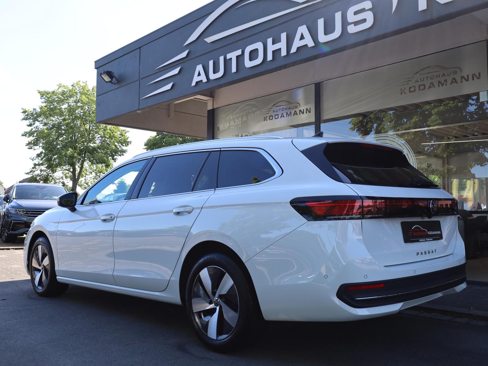 Volkswagen Passat 2.0TDI*HUD*360°K*AHK*Neues Modell, миниатюра 8