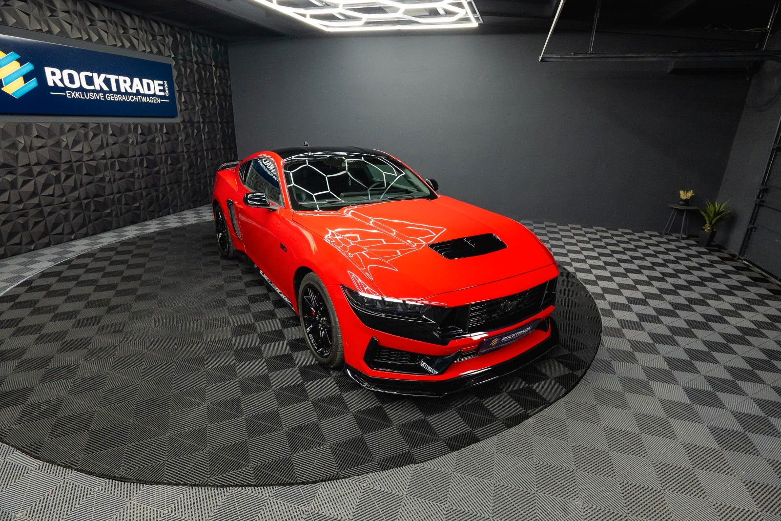 Fahrzeugabbildung Ford Mustang Fastback 5.0 TiVCT V8 Dark Horse PREMIUM