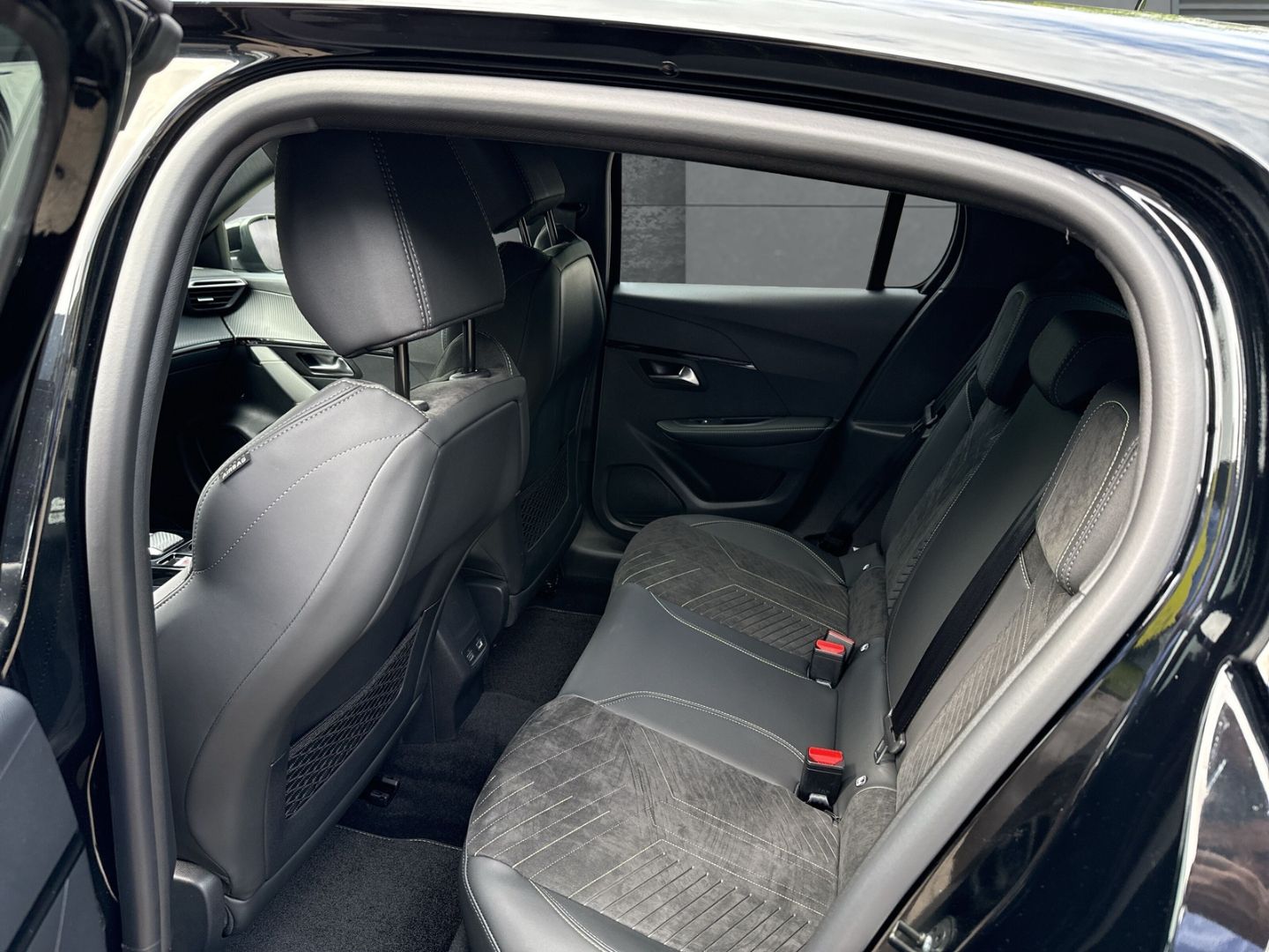 Peugeot 208 - Bild 9