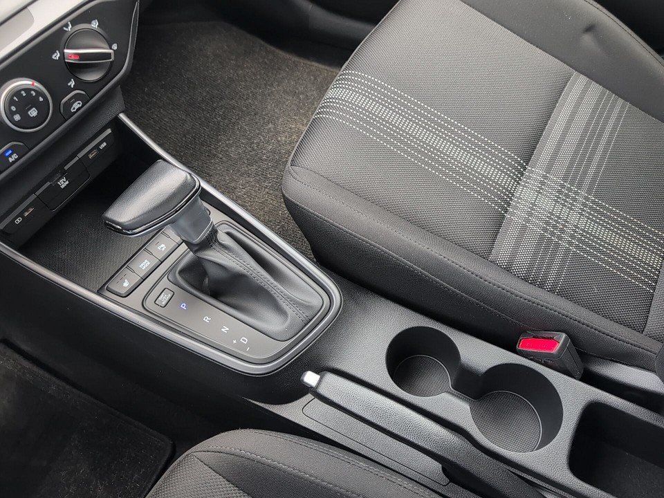 Fahrzeugabbildung Hyundai i20 1.0T DCT SELECT FUNKTION-P 16+PDC+KLIMA+SHZ